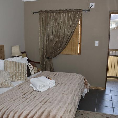 Two Bells Guest House بلومفونتين المظهر الخارجي الصورة