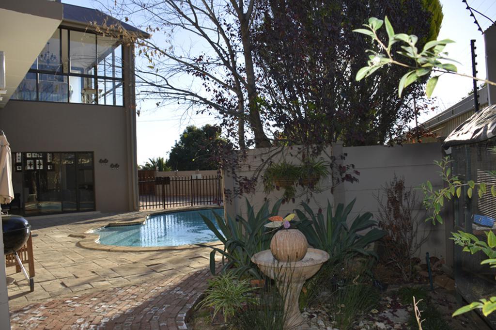 Two Bells Guest House بلومفونتين الغرفة الصورة