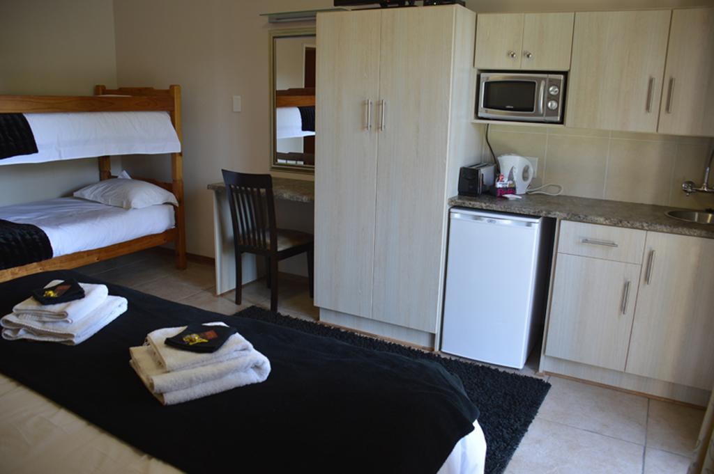 Two Bells Guest House بلومفونتين الغرفة الصورة