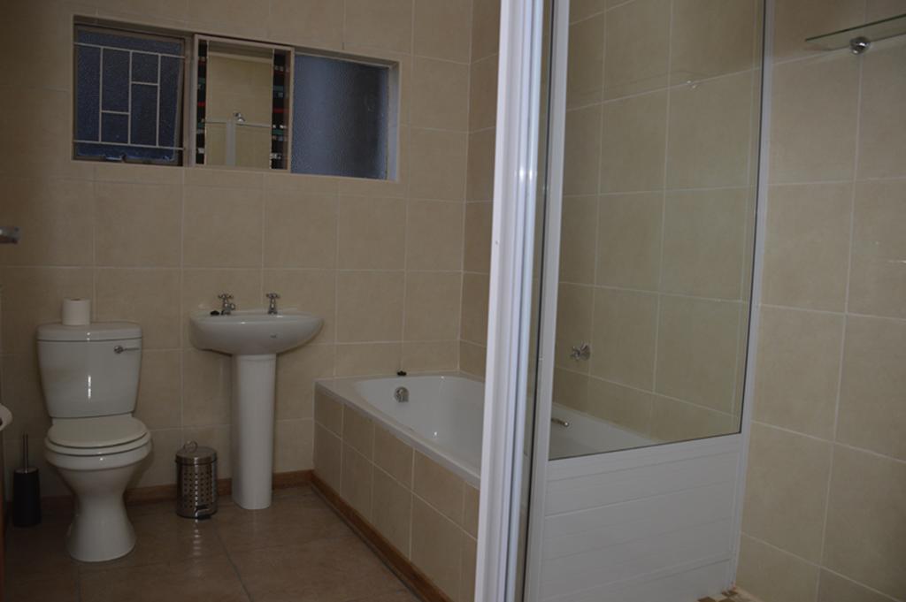Two Bells Guest House بلومفونتين الغرفة الصورة