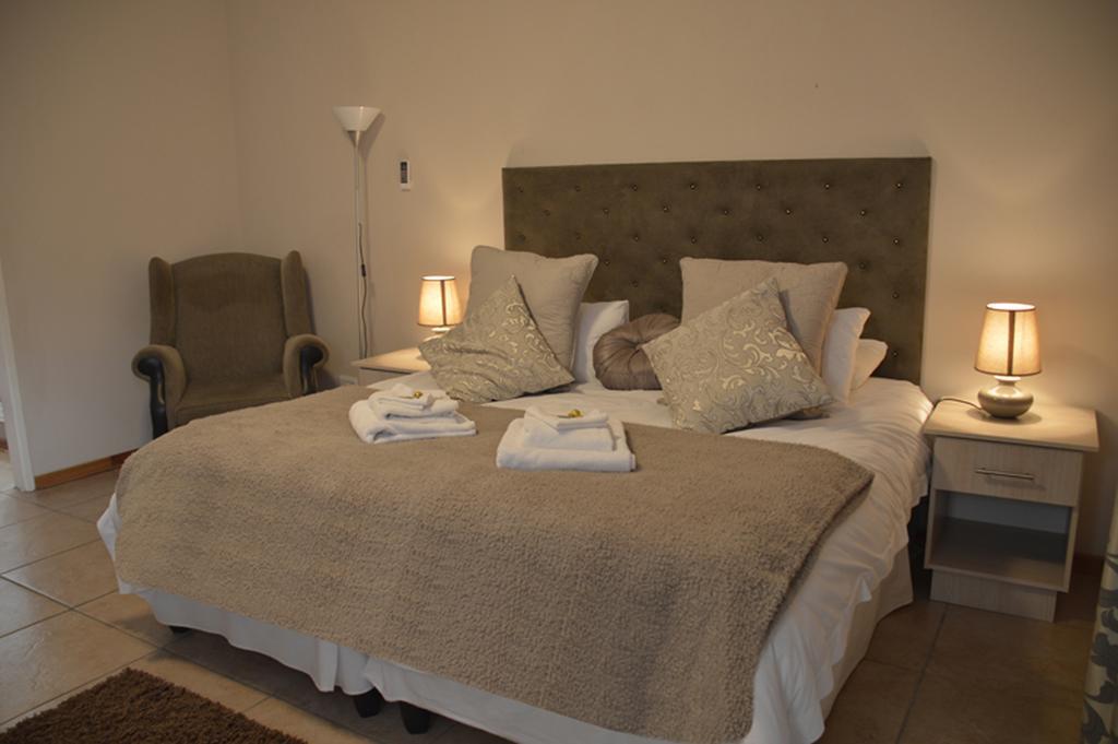 Two Bells Guest House بلومفونتين الغرفة الصورة