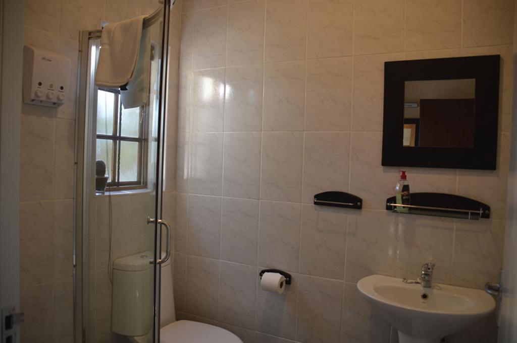 Two Bells Guest House بلومفونتين الغرفة الصورة