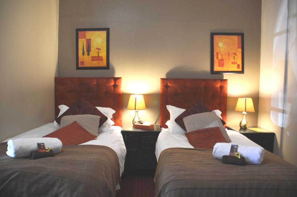 Two Bells Guest House بلومفونتين الغرفة الصورة