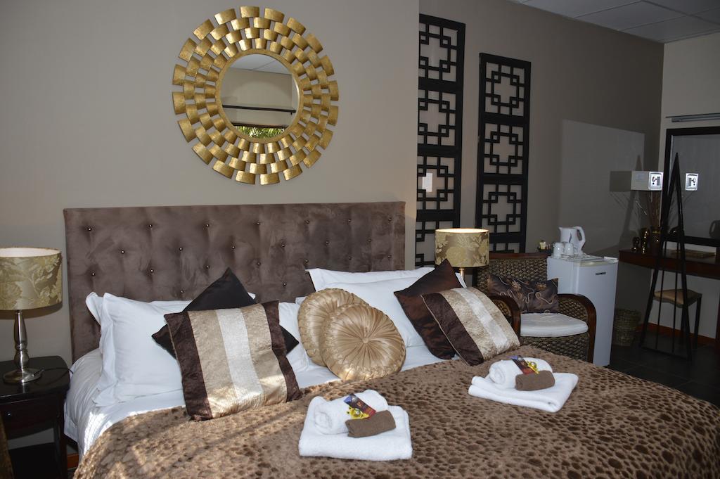 Two Bells Guest House بلومفونتين الغرفة الصورة